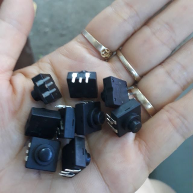 Công tắc đèn pin 10 cái