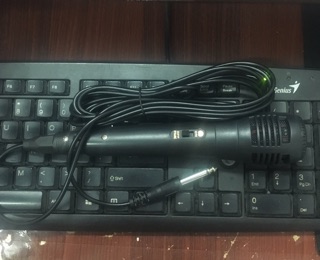 Micro hát karaoke dây giá rẻ hát hay