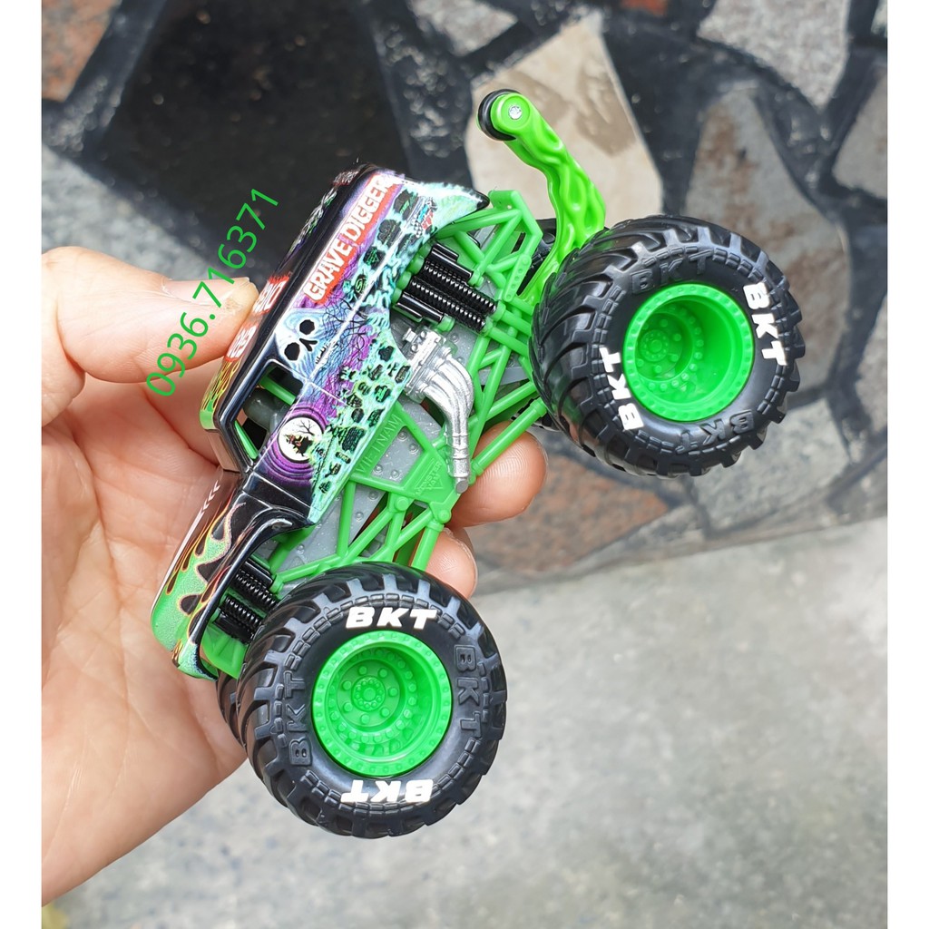 Mô hình xe tải quái vật Monster Jam MJ55 hàng Spin Master Canada