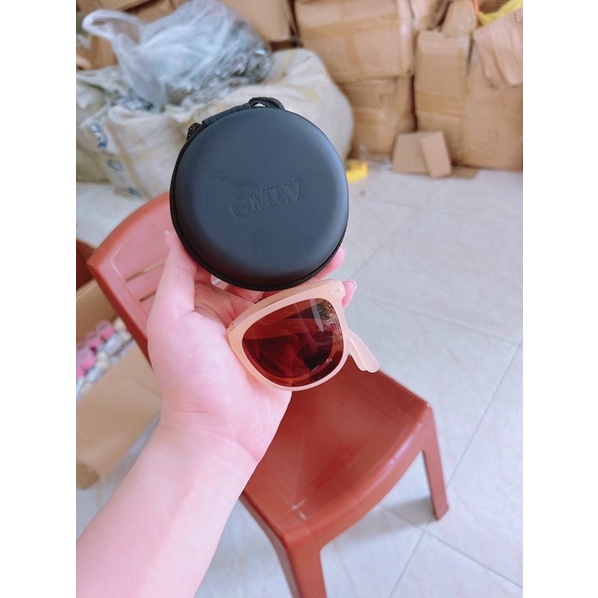 Kính gấp gọn sang chảnh kèm hộp cho nữ
