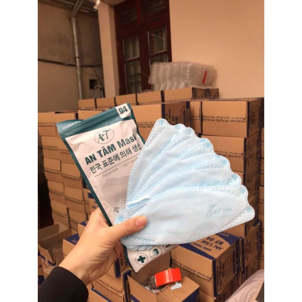 1 thùng khẩu trang An Tâm kf94 ( 300 chiếc )  , An Tâm mask , queen Mask ,không mùi , dây chắc , không xù lông
