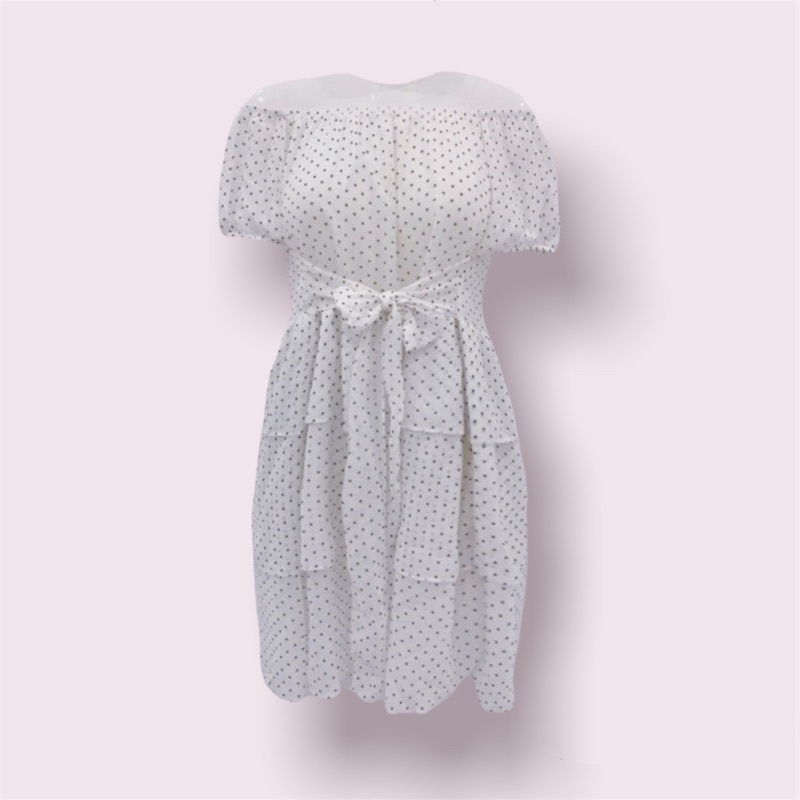 Đầm baby doll trắng 3 tầng chấm bi cột nơ bẹt vai