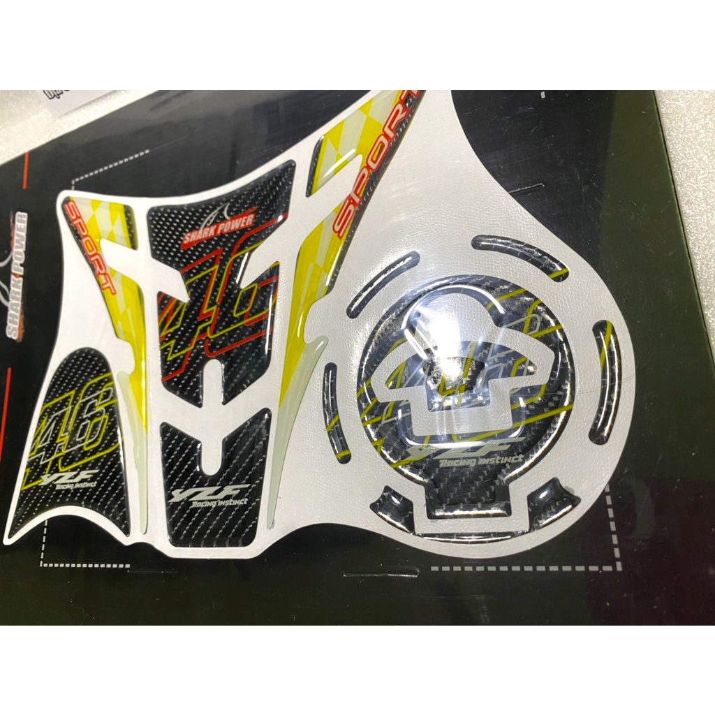 TEm decal nhiều màu carbon bóng dán bình xăng R15 V3 bàn thờ - nắp xăng R15 chính hãng Shark PoweR - 3T RACING