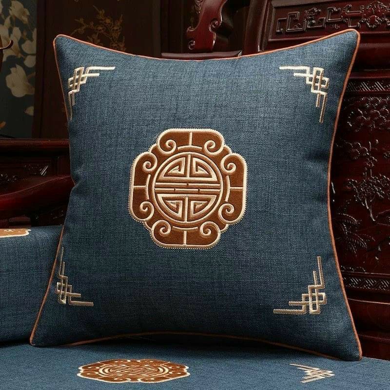 Gối tựa lưng sofa vải gấm đẹp,vải thêu họa tiết kích thước 48×48- giá rẻ