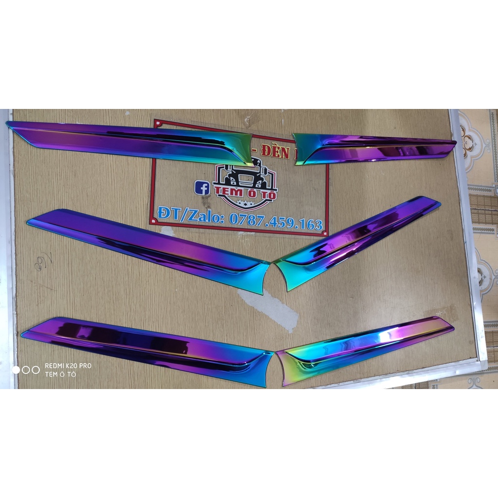 Đôi cánh mạ Titan đổi mầu trang trí xe tải