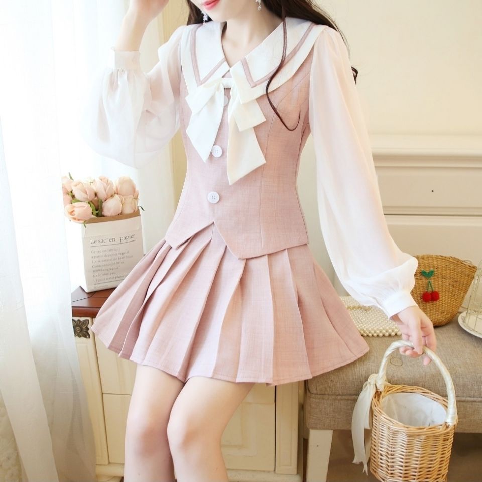 Bộ áo voan phối chân váy xếp ly đáng yêu cho nữ