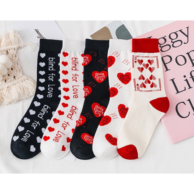 Vớ nữ hình trái tim phong cách Hàn Quốc siêu dễ thương và xinh xắn.