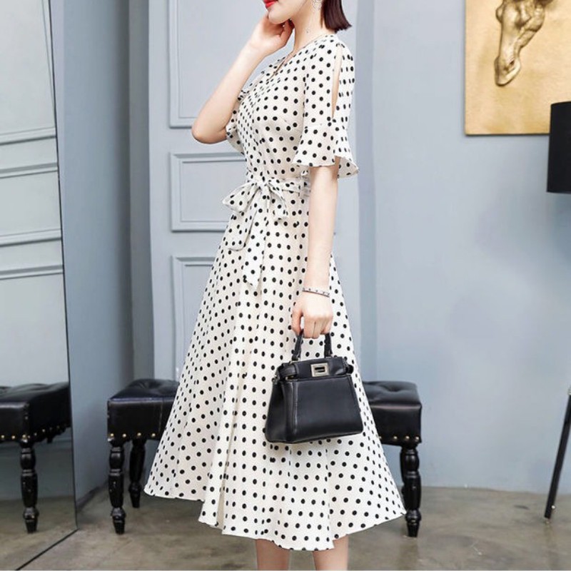 Đầm tay ngắn dáng chữ A hoạ tiết chấm bi thiết kế cổ chữ V nữ tính
