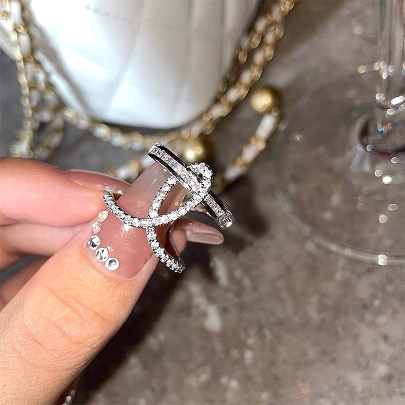 Nhẫn Etrendy hở hai lớp đính đá zircon hình học sang trọng có thể điều chỉnh cho nữ thiết kế bề mặt rỗng