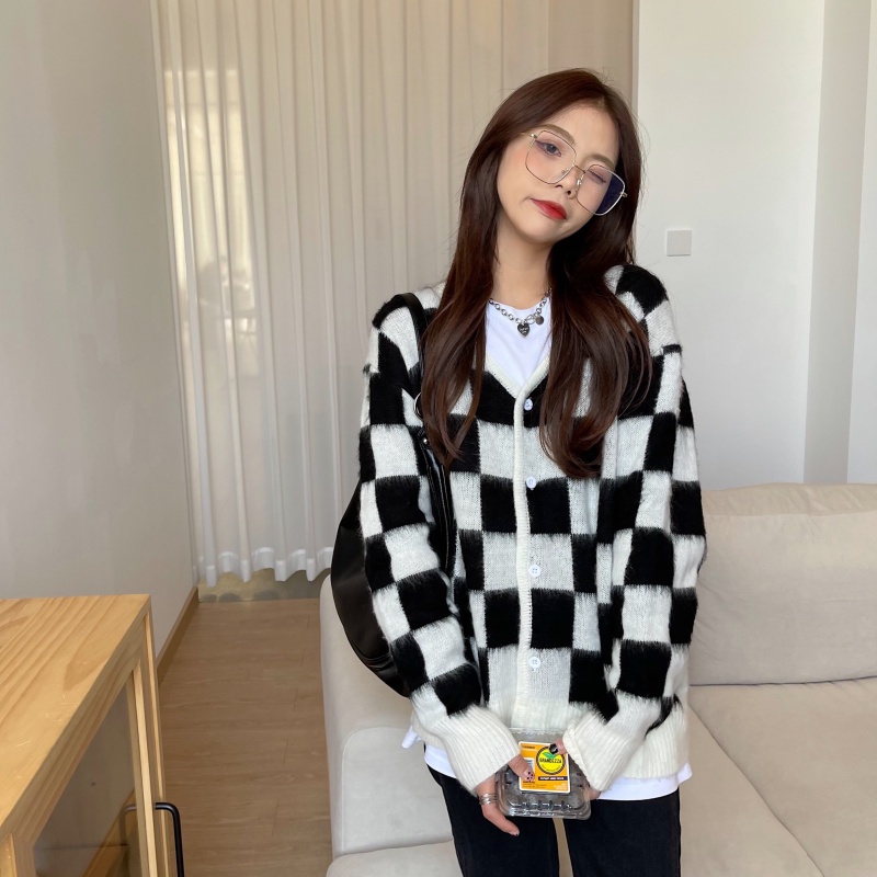 Xiaozhainv Áo khoác cardigan tay dài cổ chữ V dáng rộng rãi họa tiết sọc caro trắng đen phong cách Hàn Quốc sành điệu | BigBuy360 - bigbuy360.vn