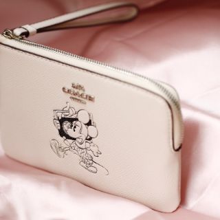 Ví cầm tay coach chuột disney