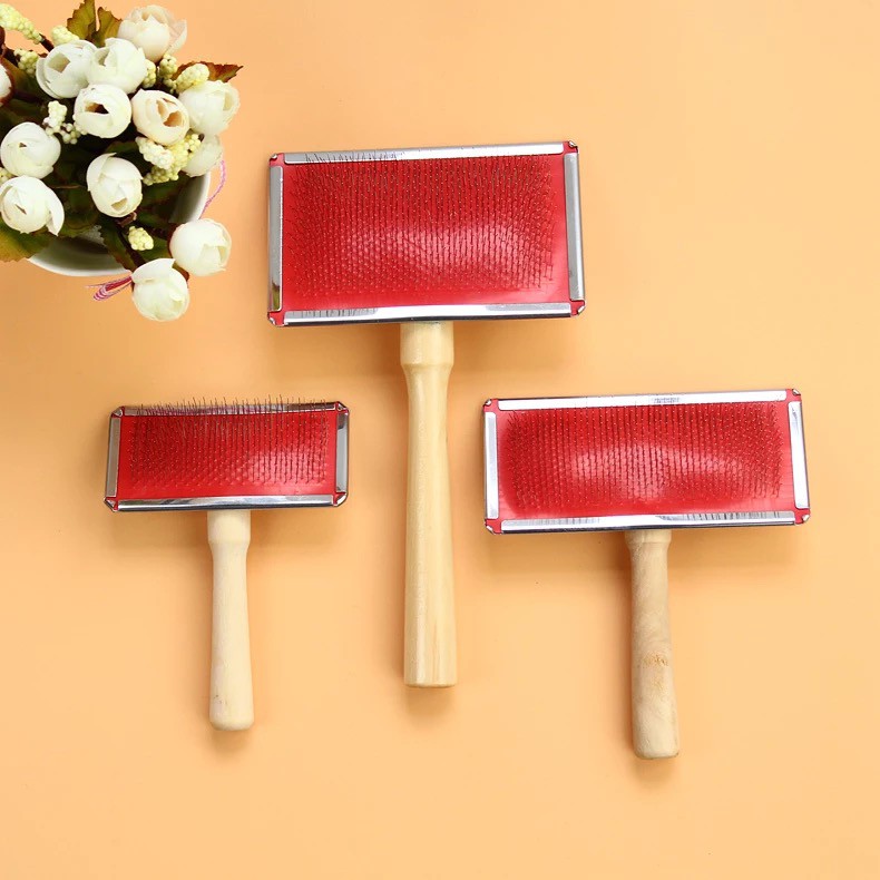 Lược chải lông cho thú cưng có cán gỗ tiện lợi