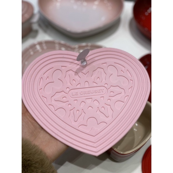 LÓT NỒI LE CREUSET HÌNH TRÁI TIM MẦU HỒNG & ĐỎ