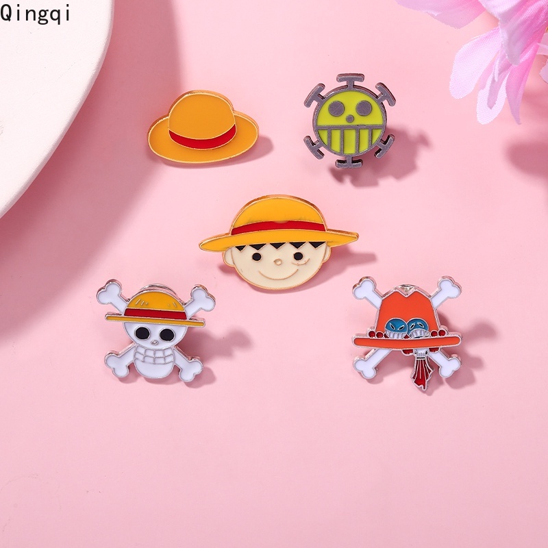 Ghim cài áo Miss Zoe phong cách phim hoạt hình One Piece