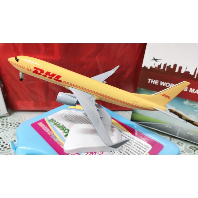 Mô hình máy bay kim loại DHL20CM