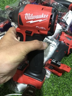 Trọn bộ vít milwaukee 2853 mới 100%