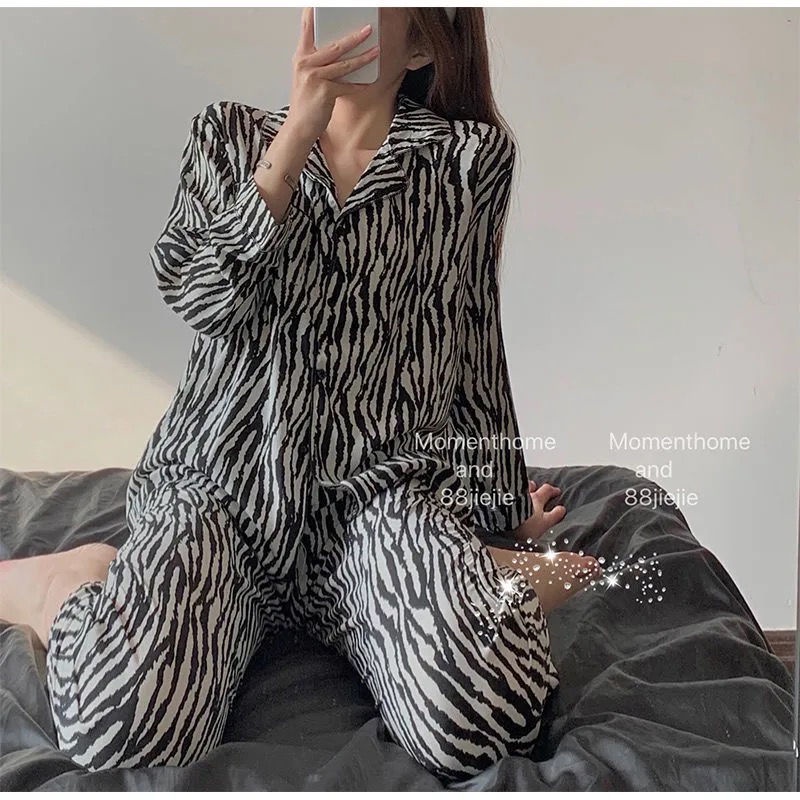 Bộ đồ ngủ hai mảnh tay dài họa tiết ngựa vằn thời trang xuân thu mới cho nữ