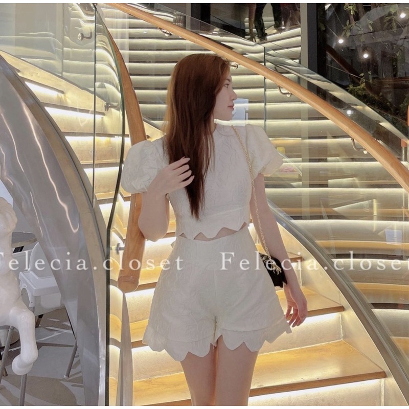 SET CROP GẤM HOA NỔI TRẮNG CUTOUT LƯNG NƠ + SHORT