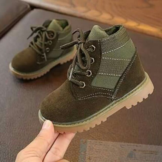Giày bốt cho bé