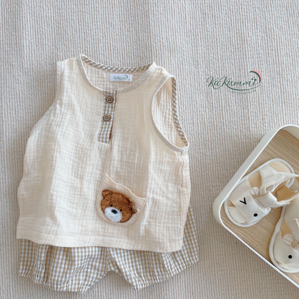 Set sát nách áo cổ V quần kẻ thiết kế túi mặt gấu cho bé  Kakummi