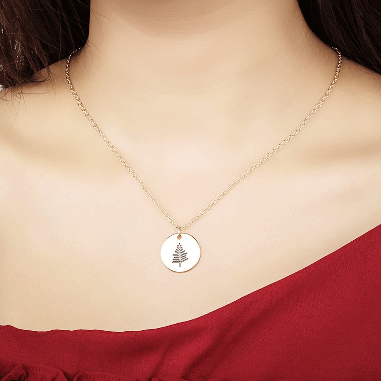Vòng cổ mặt tròn khắc hình rừng cây độc đáo cho nữ