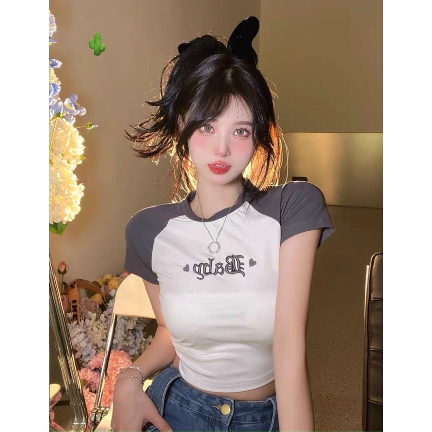 Áo thun croptop phối tay ngắn màu thêu chữ trước hot