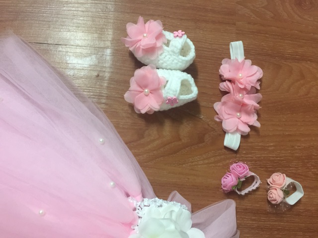 Set váy hồng phấn phối hoa tú cầu trắng+ phụ kiện