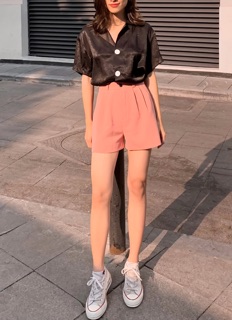 Croptop lụa nút cài trắng_ZIEL