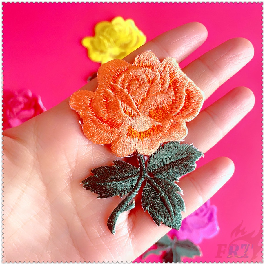Miếng và ủi quần áo hình hoa hồng nhiều màu tùy chọn
