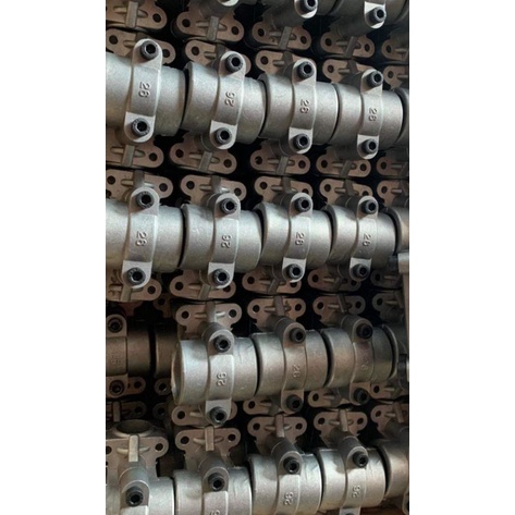 cùm tay lái máy phát cỏ 260,330 ống cần 26mm,28mm