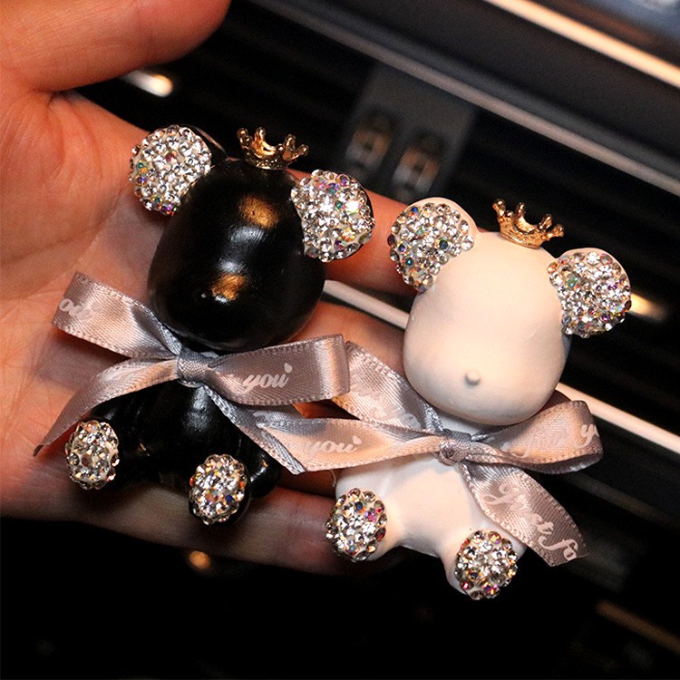 Trang Trí Khe Gió Điều Hòa Nước Hoa Gấu BearBrick Đính Đá Xe Ô Tô - Nước Hoa Ô Tô