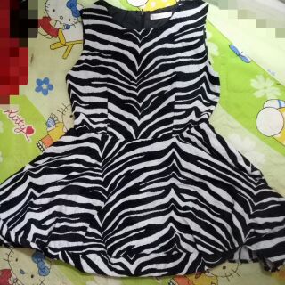 Thanh lý đầm họa tiết da beo size L