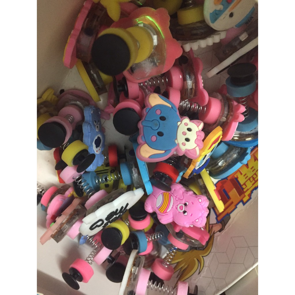 Sticker lò xo và đèn LED gắn dép sục Hapu