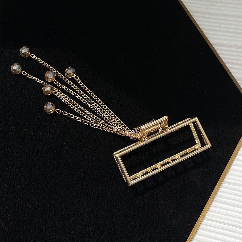 Kẹp tóc bằng kim loại hình bướm đính pha lê sang trọng