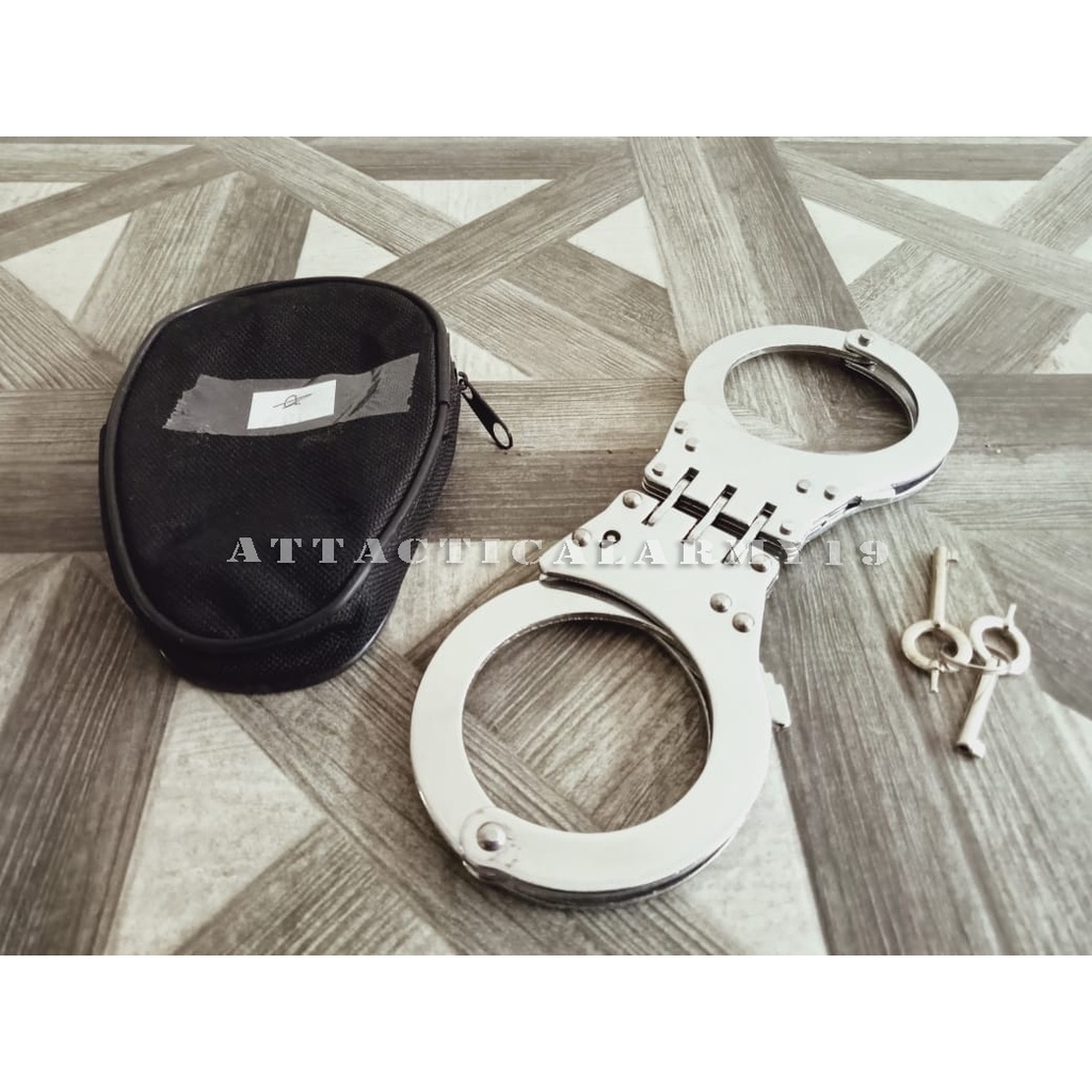 Còng tay cảnh sát an toàn