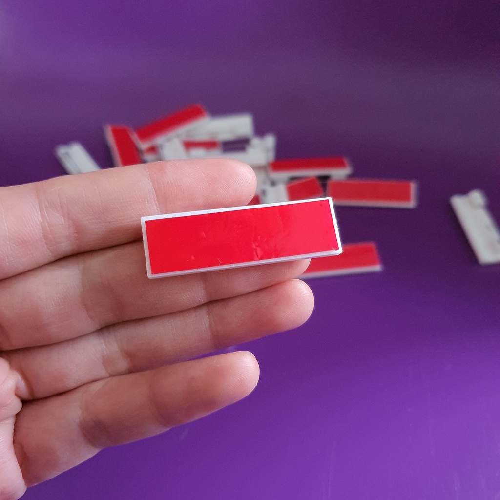 Ghim cài - Bảng tên