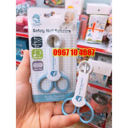 Dụng cụ kéo cắt móng tay cho bé có kính lúp bằng nhựa và hợp kim cao cấp kuku ku3018a