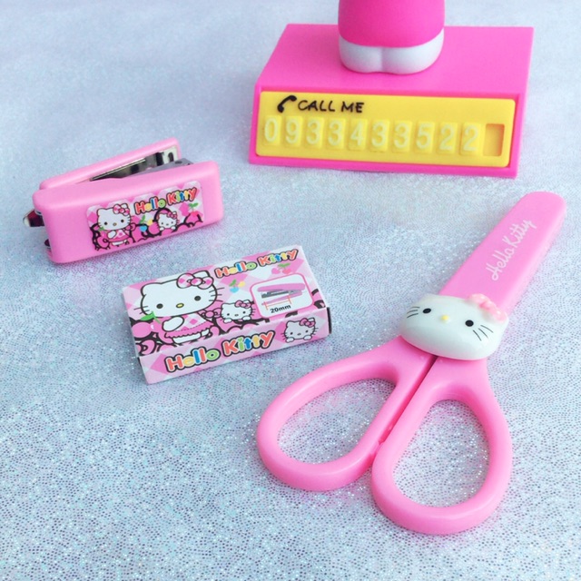 SET KÉO + GHIM BẤM HELLO KITTY