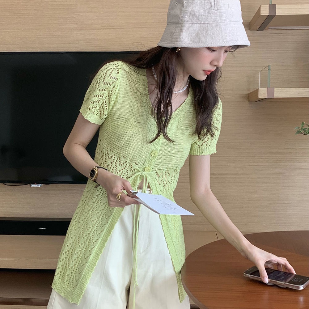 Áo Kiểu Cổ Chữ V Thời Trang Sành Điệu Dễ Phối Đồ Cho Nữ