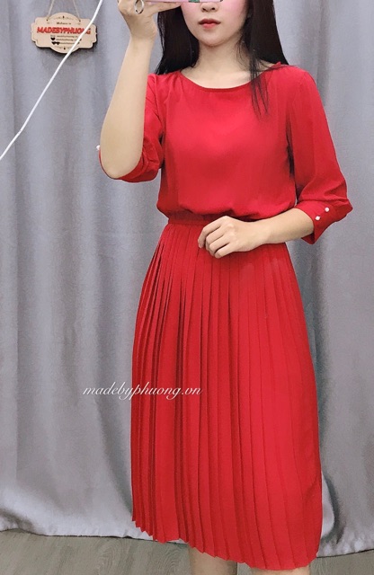 Đầm cổ thuyền tay lỡ chân ly | BigBuy360 - bigbuy360.vn