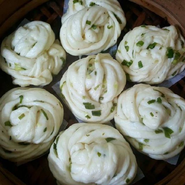 Bánh hoa cuốn hành lá