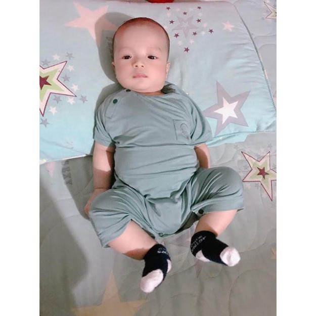Bodysuit cộc tay ngắn tay cho trẻ sơ sinh cài lệch nhiều màu chất liệu vải sợi tre Nhà Luxry