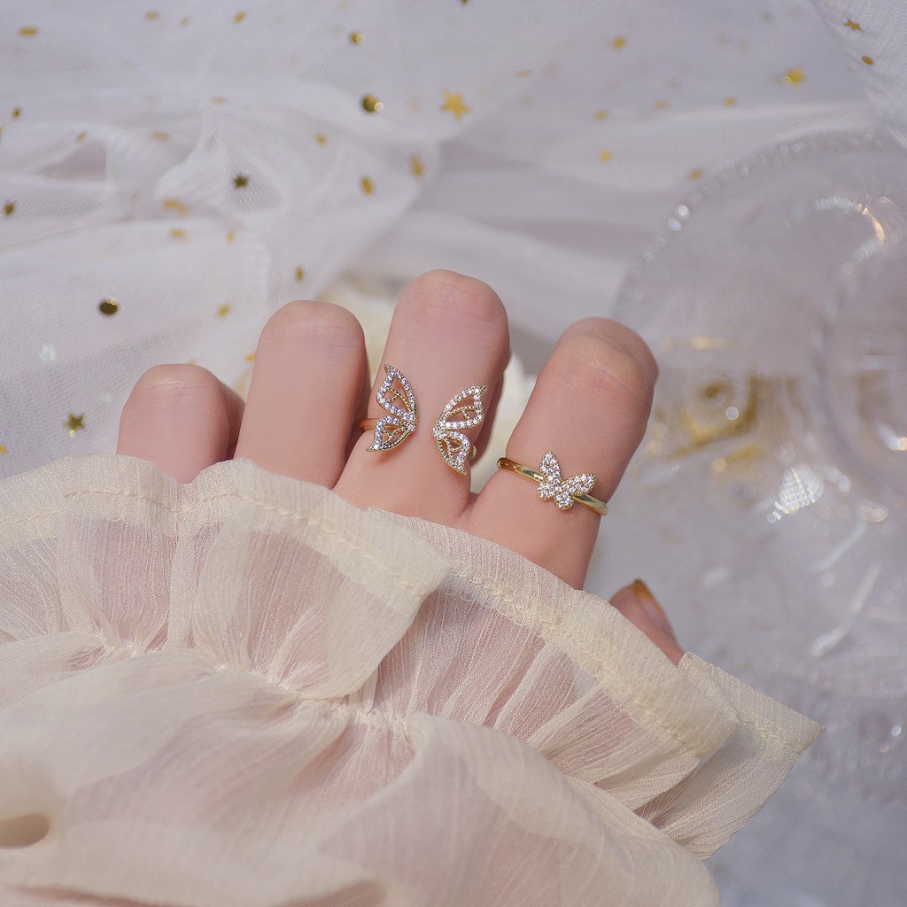 Nhẫn Cưới Hình Bướm Rỗng Đính Đá Zircon 14K