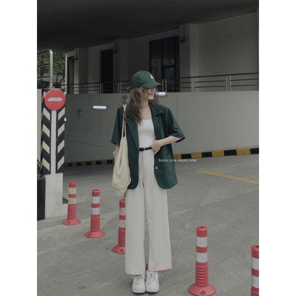 Áo khoác blazer cộc tay form oversize có đệm vai Bazic one | BigBuy360 - bigbuy360.vn