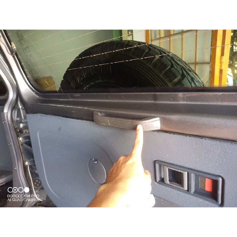 Tay cầm trong xe cửa sau  Pajero V31 V32 V33 V43 V45 V46 MB769291