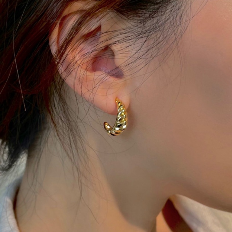 Bông Tai Kiểu Chữ C Cá Tính Titan Ko Đen TT 4379