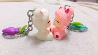 Móc khoá búp bê bằng đá
