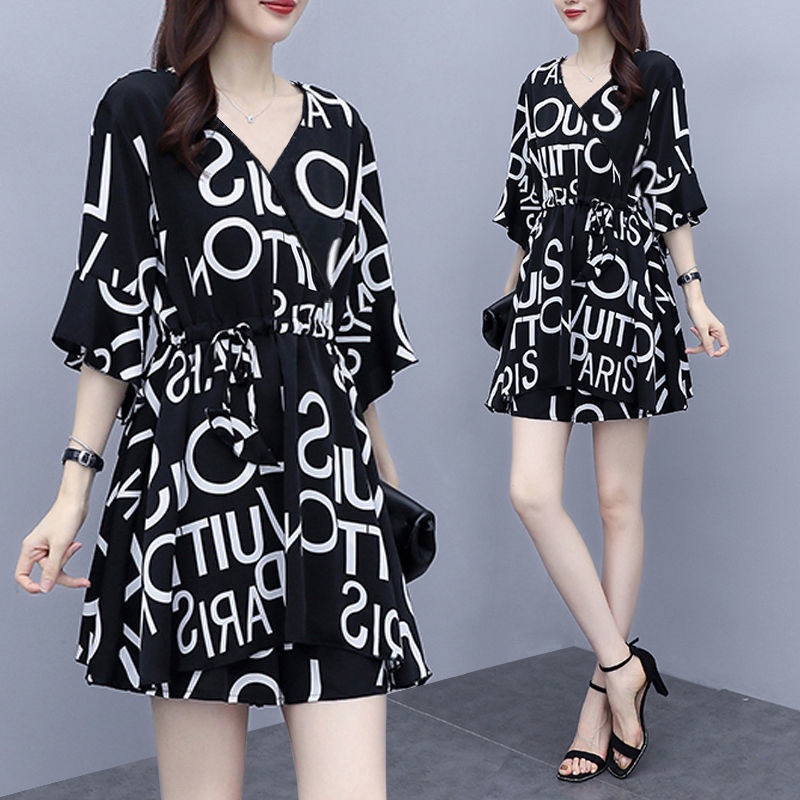 Bộ Áo Voan Ngắn Tay Cổ Chữ V + Quần Short Ống Rộng Thời Trang Cho Nữ