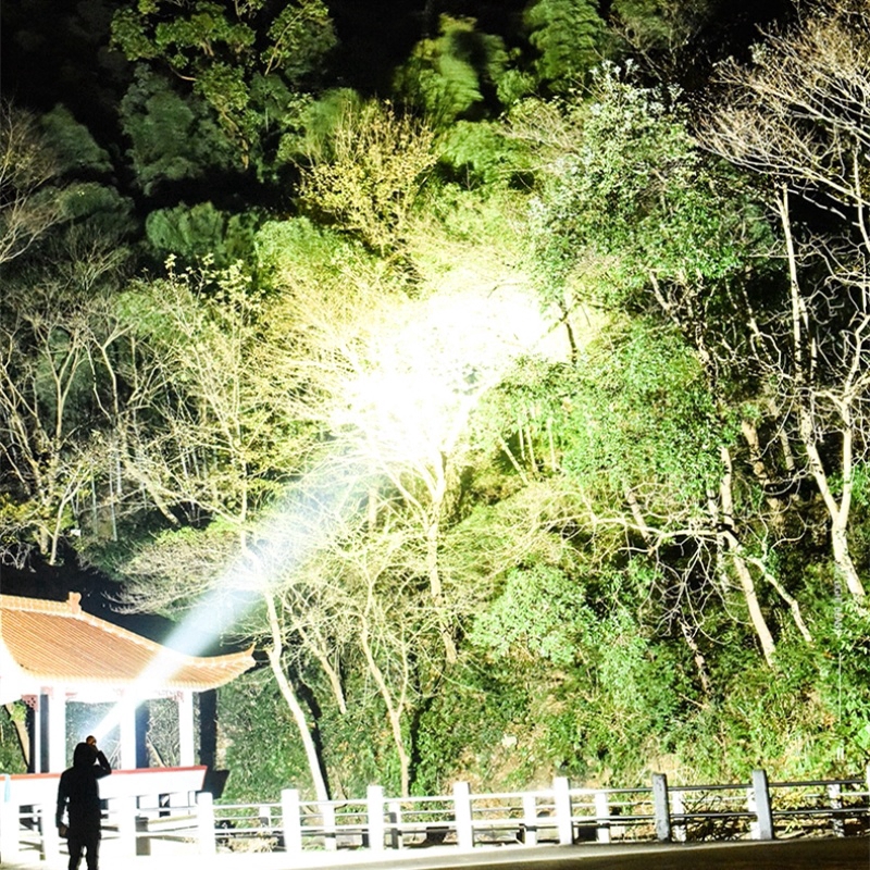 Đèn pin USB Xhp70.2 8000LM phóng to mạnh mẽ chạy pin Xhp50 18650/26650