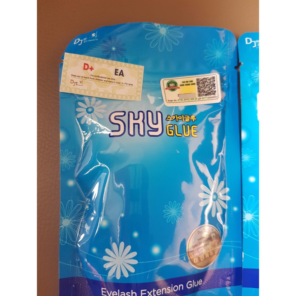 Keo nối mi sky D+ khô 3-4 s chính hãng